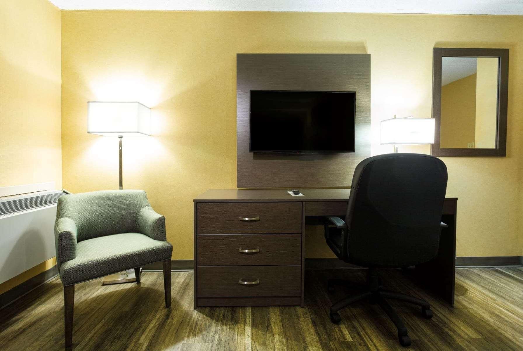Hotel Days By Wyndham Fallsview 3*