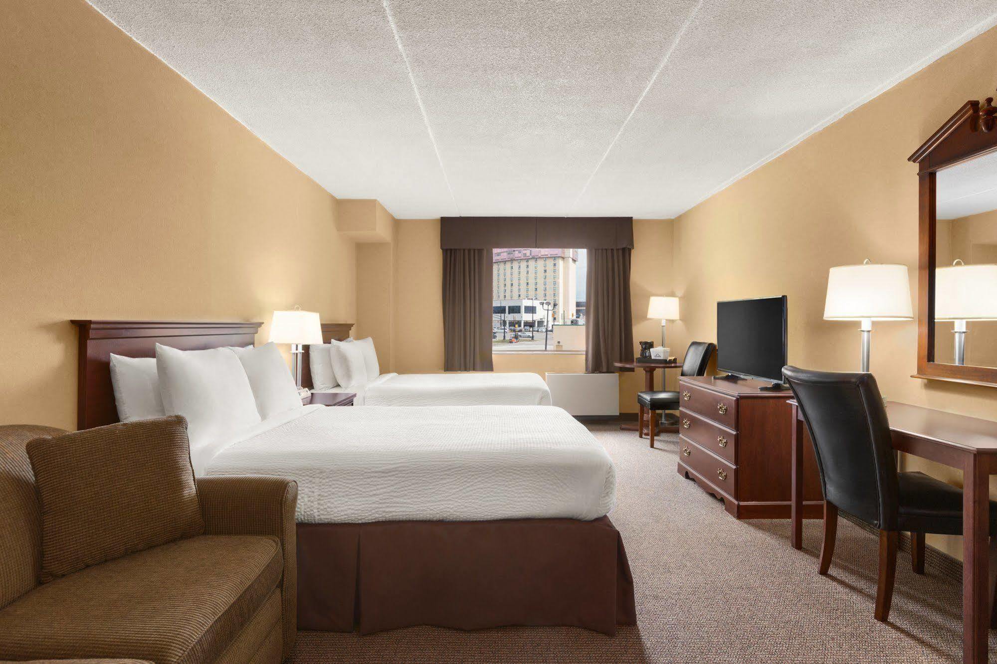 Days By Wyndham Fallsview Hotel