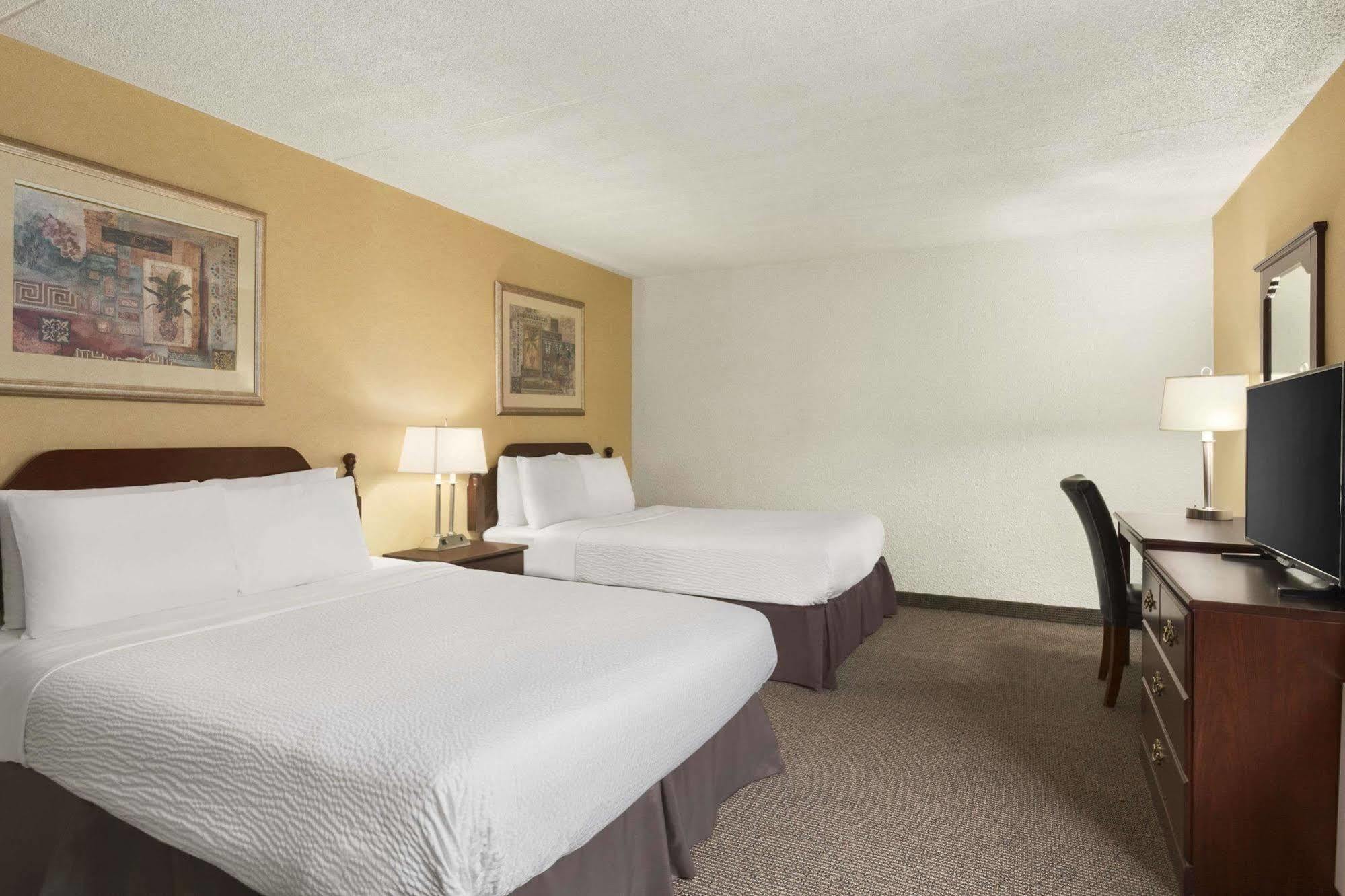 Days By Wyndham Fallsview 3*